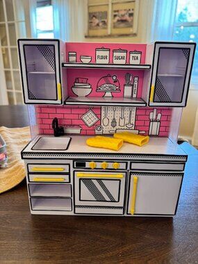 MGA's Miniverse Make It Mini Kitchen Playset Pink